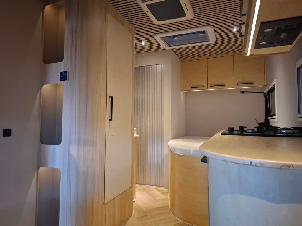 Ruime camper / buscamper. 4000km!, Overige merken, Buscamper of Camperbus, Luifel, Afzuigkap