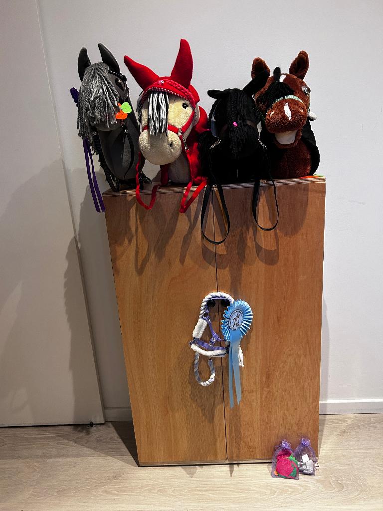 Hele mooie hobby horse/stokpaard stal, Hobby en Vrije tijd, Overige Hobby en Vrije tijd, Zo goed als nieuw, Ophalen