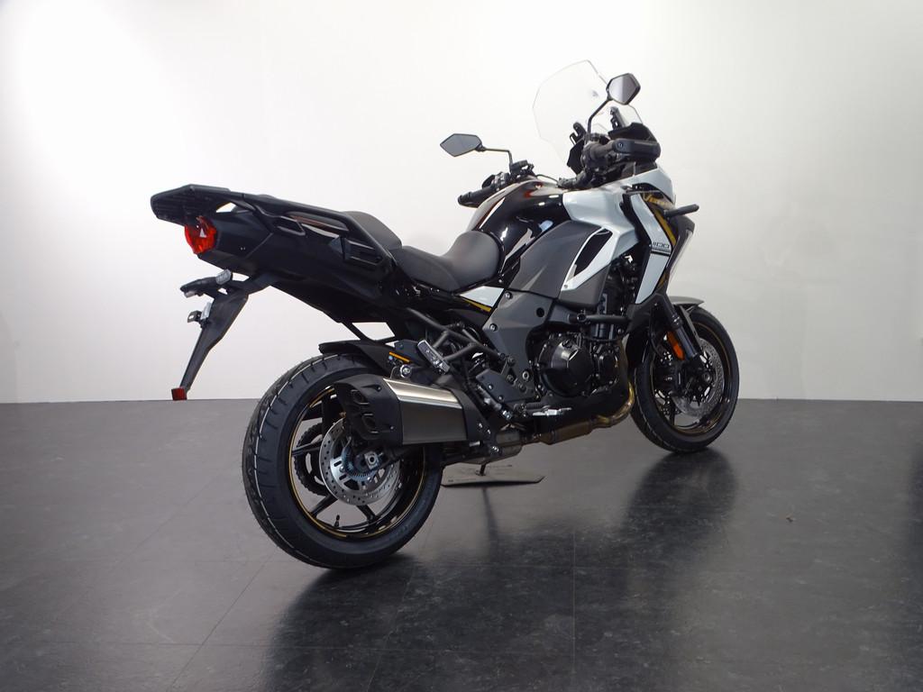 Kawasaki Versys 1100 SE - foto 2