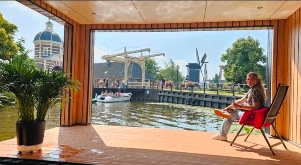 Leiden Centrum: Nieuwbouw woning aan het water Turn-Key NEW