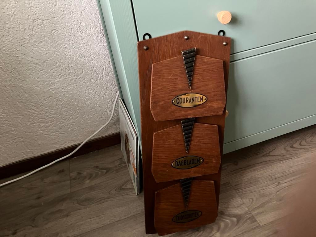 Mooie houder voor kranten, Antiek en Kunst, Ophalen of Verzenden