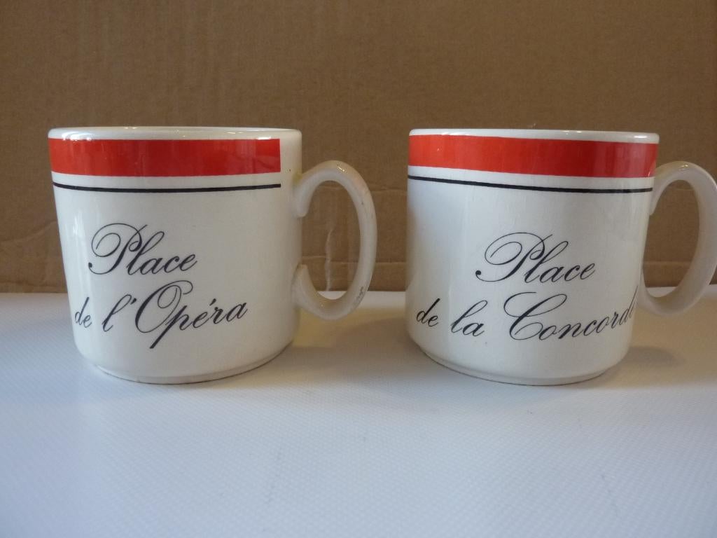 4 mokken, pagnossin ontwerp Italy, Ophalen of Verzenden, Zo goed als nieuw, Porselein, Kop en/of schotel