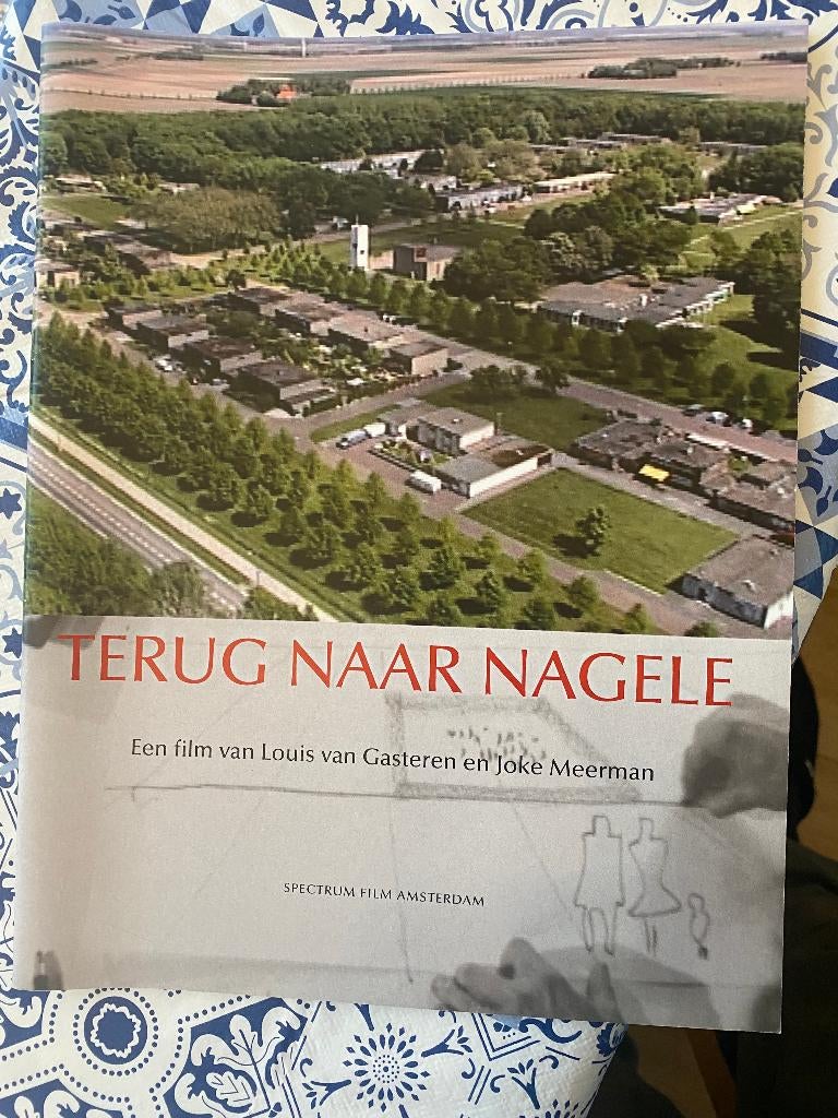 boek: terug naar Nagele, Ophalen of Verzenden, Gelezen