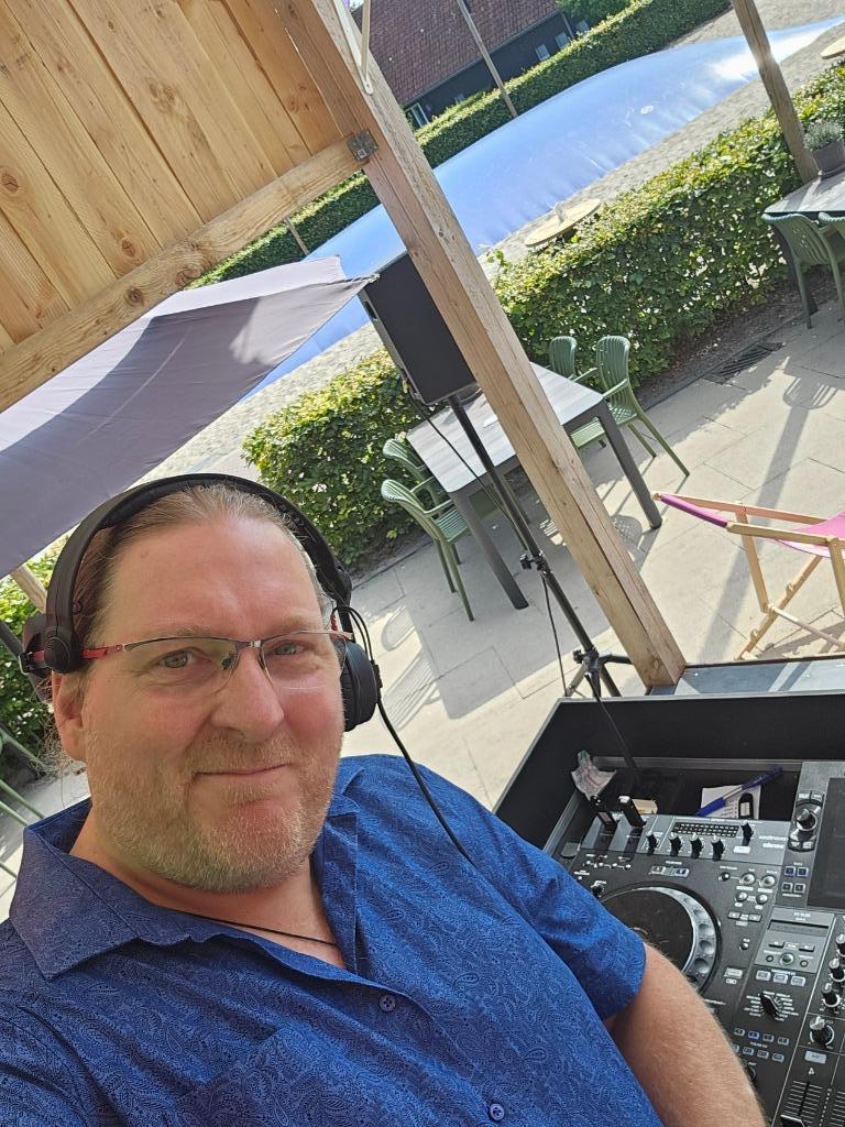 ALLROUND DJ (desgewenst met licht & geluid), Dj