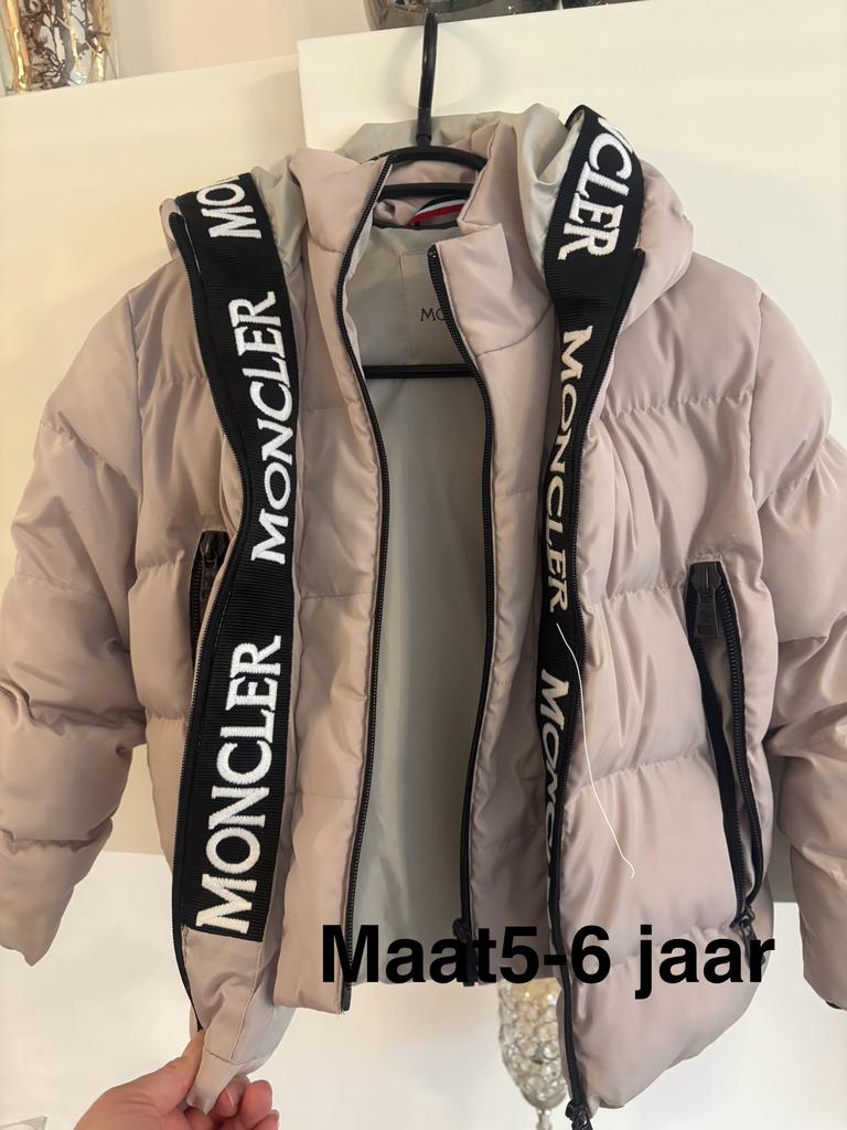 Moncler jas maat 5-6, Ophalen of Verzenden, Zo goed als nieuw
