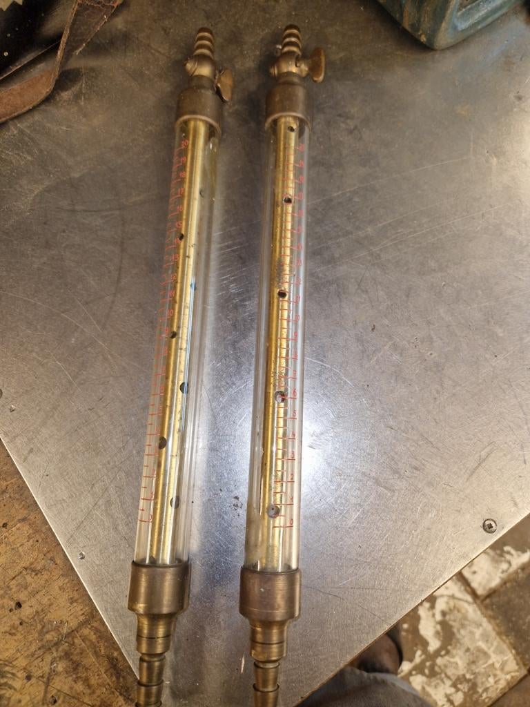 Twee antieke flowmeters of slang waterpas, Antiek en Kunst, Antiek | Gereedschap en Instrumenten, Ophalen of Verzenden