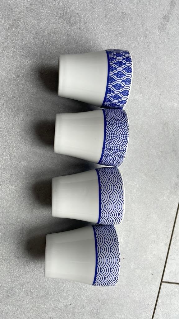 Tokyo Design - 4 mokken, Ophalen of Verzenden, Zo goed als nieuw, Overige stijlen, Kop(pen) en/of Schotel(s)