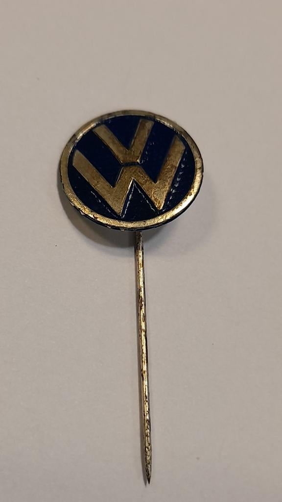 Vintage Volkswagen Pin Badge, Auto diversen, Autostickers, Ophalen of Verzenden