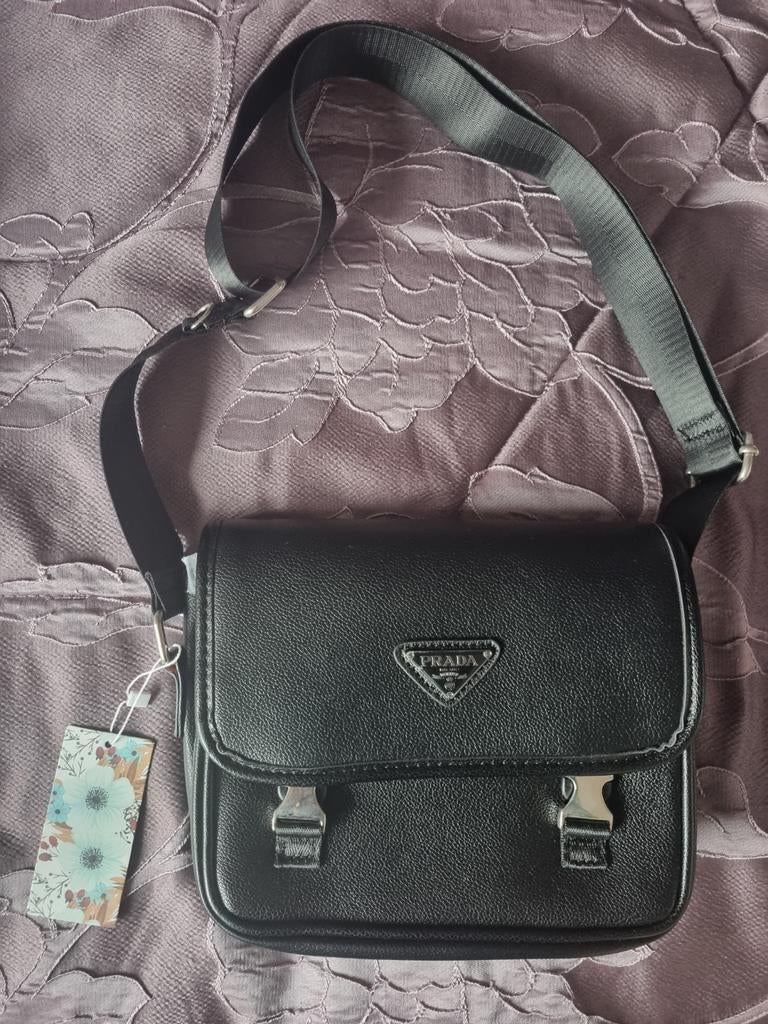 Nieuwe Prada Schoudertas Zwart, Sieraden, Tassen en Uiterlijk, Tassen | Rugtassen, Ophalen of Verzenden