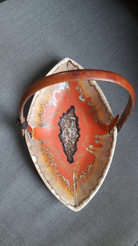 Schaaltje, plateel, driehoek, Gebruikt, Porselein of Keramiek, Schaal, Ophalen of Verzenden