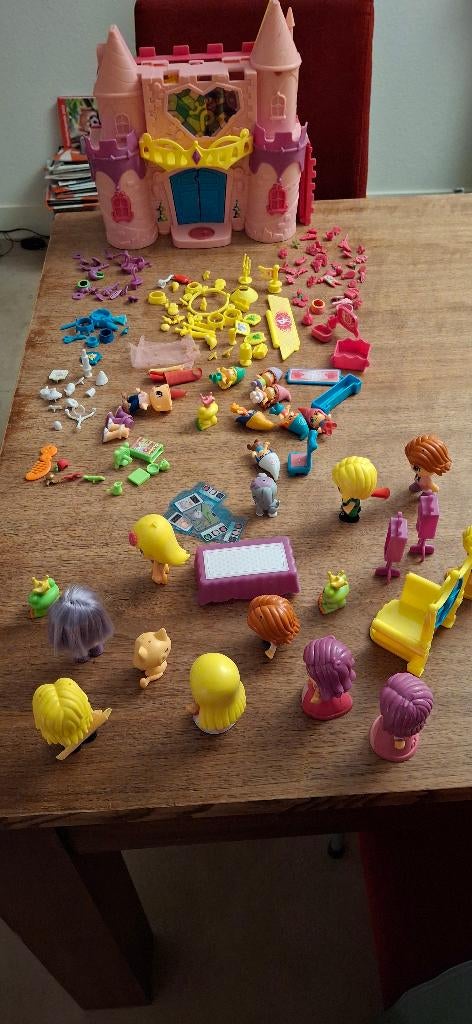 Pinypon huisje met poppetjes, Kinderen en Baby's, Speelgoed | Overig, Ophalen of Verzenden, Gebruikt, Jongen of Meisje