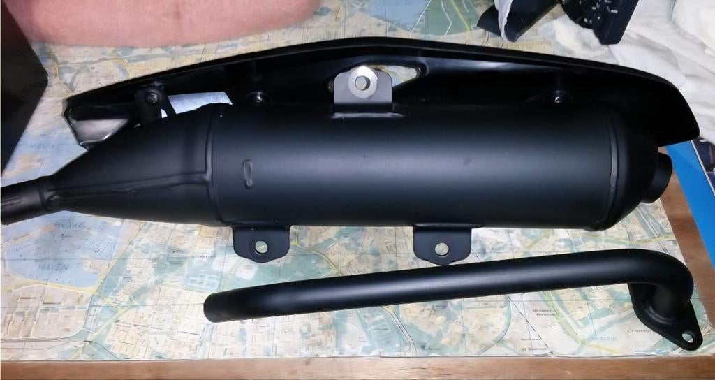 Uitlaat standaard demper YAMAHA Tricity 125 onbeschadigd., Ophalen of Verzenden