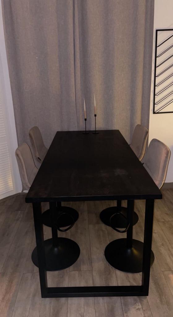 Bartafel mangohout en/of 4 barkrukken, 50 tot 100 cm, Zo goed als nieuw, 150 tot 200 cm, Vier personen