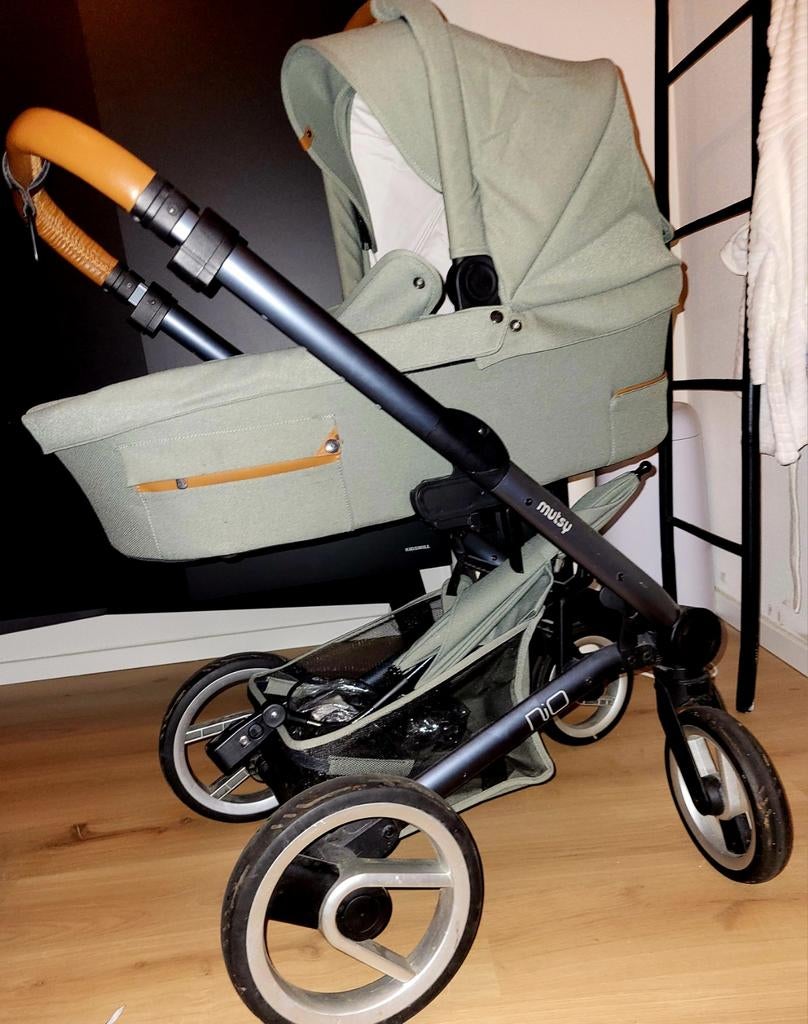 Mutsy Nio kinderwagen - complete set, Ophalen, Zo goed als nieuw, Combiwagen, Mutsy