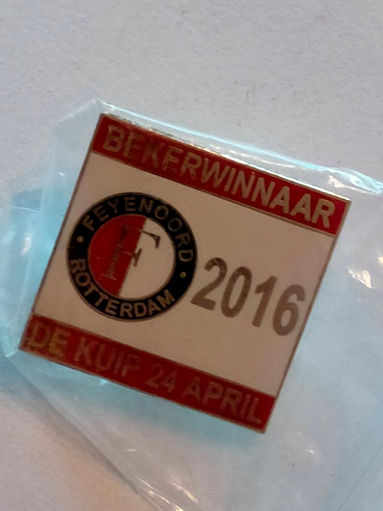 Feyenoord bekerwinnaar 2016 logo pin voetbal de Kuip, Ophalen of Verzenden, Zo goed als nieuw, Feyenoord, Overige typen