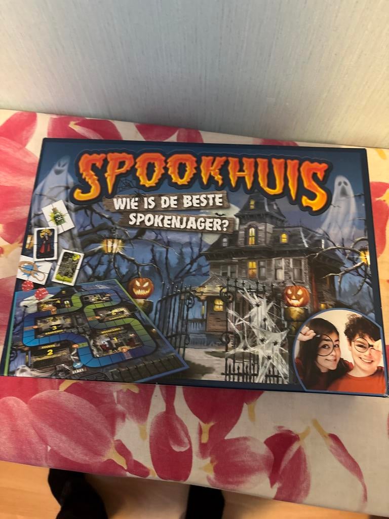 Spookhuis - Wie is de beste spokenjager?, Hobby en Vrije tijd, Gezelschapsspellen | Bordspellen, Drie of vier spelers, Ophalen of Verzenden