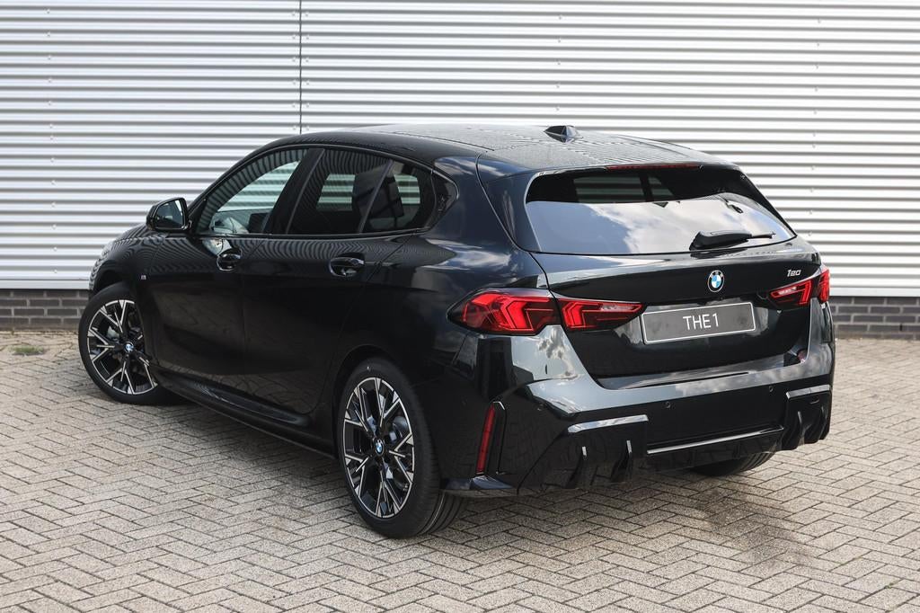 BMW 1 Serie 120 M Sport Automaat / Sportstoelen / Adaptieve, Zwart, 156 pk, Zwart, Bedrijf