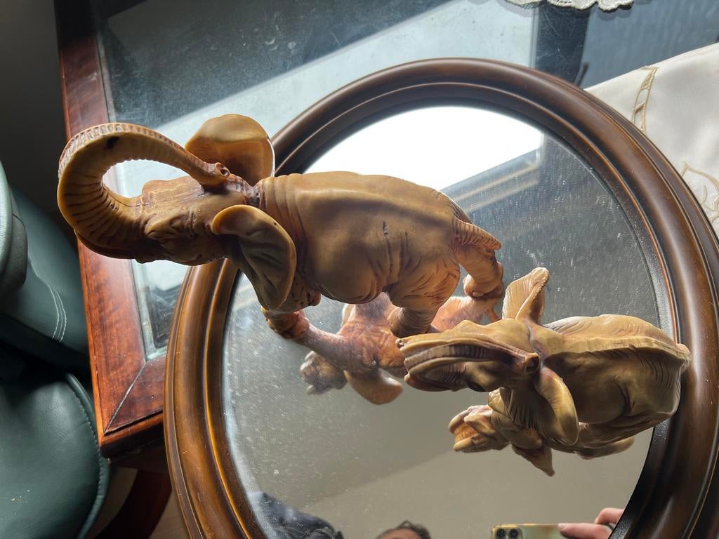 Twee olifanten beeldjes, Verzamelen, Beelden en Beeldjes, Ophalen of Verzenden, Gebruikt, Dier