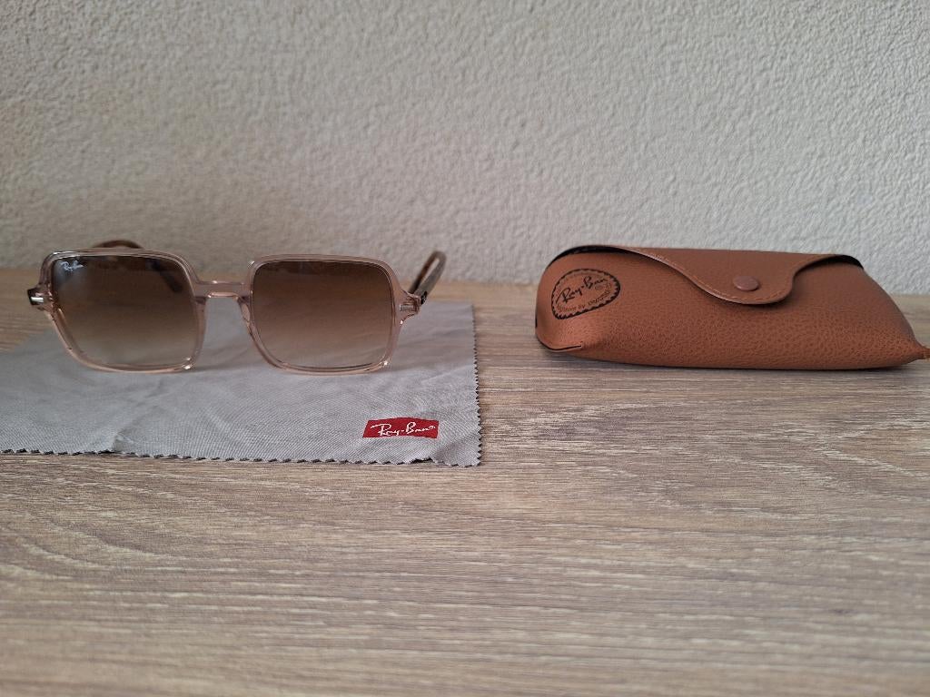 Ray-Ban zonnebril., Gebruikt, Zonnebril, Beige, Ophalen of Verzenden
