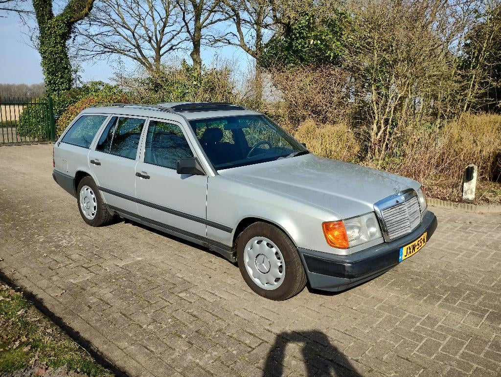 Mercedes/Benz 300TE zilver bj 1987 apk 03-2028, Zwart, 179 pk, 6 cilinders, 740 kg