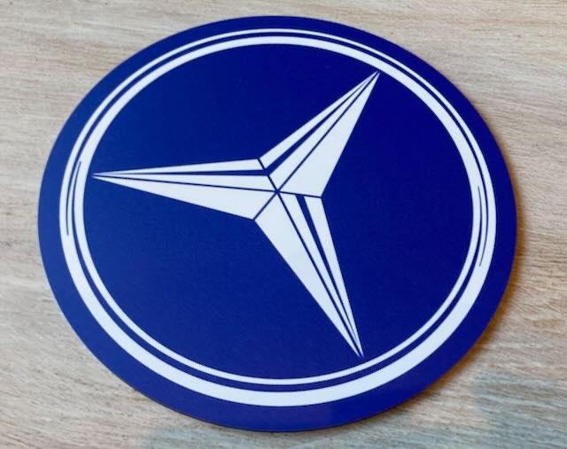 mercedes    reclamebord rond +- 24 cm, Verzamelen, Automerken, Motoren en Formule 1, Ophalen of Verzenden, Zo goed als nieuw, Auto's