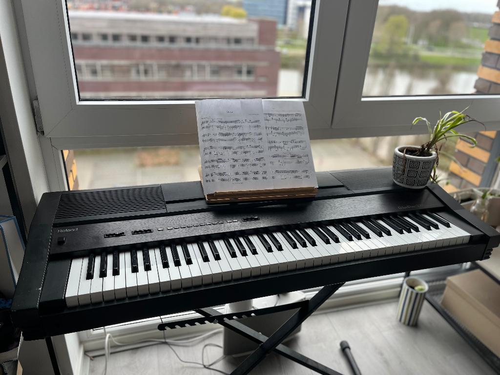 Vintage Roland piano, Muziek en Instrumenten, Piano's, Ophalen, Gebruikt, Zwart, Digitaal