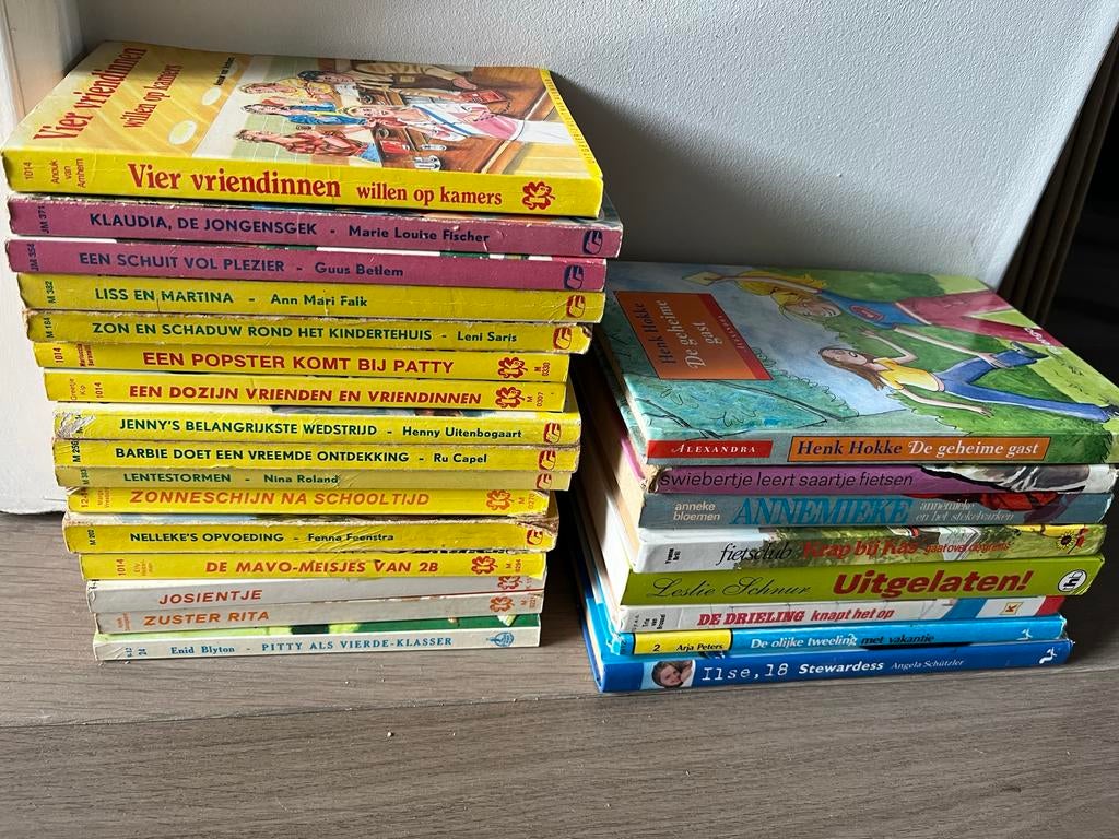 24 Meisjesboeken van Vroeger - Nostalgische Collectie, Boeken, Ophalen, Gelezen, Fictie algemeen