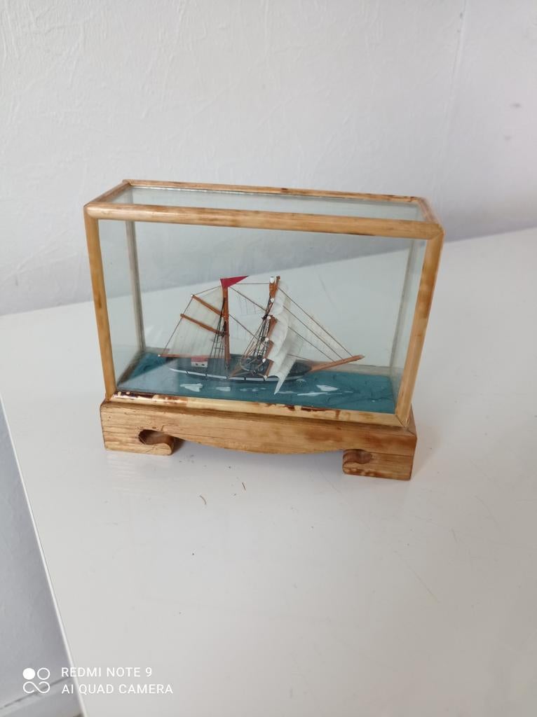 Vintage schip in de glas vitrine handgemaakt miniatuurtje me, Ophalen of Verzenden