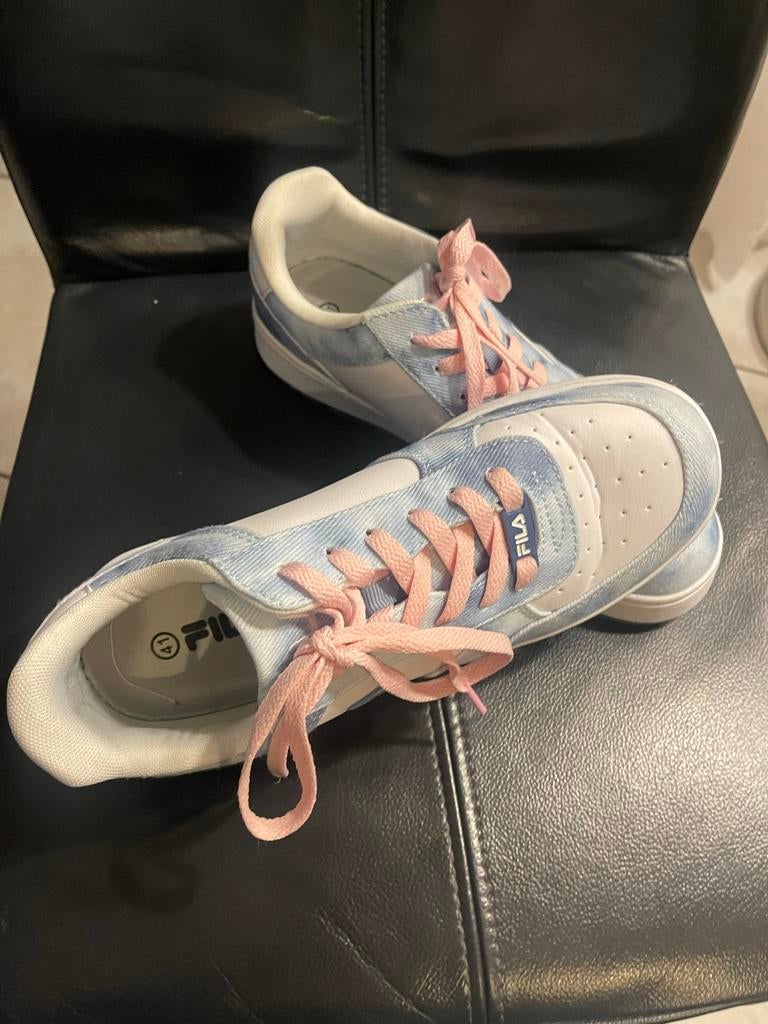 Fila Rega Sneakers Wit/Blauw Maat 41, Wit, Ophalen of Verzenden, Sneakers of Gympen, Zo goed als nieuw