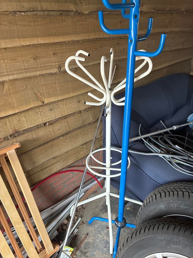 Staande kapstokken (blauw en wit), Gebruikt, Ophalen of Verzenden, Metaal, Staande kapstok