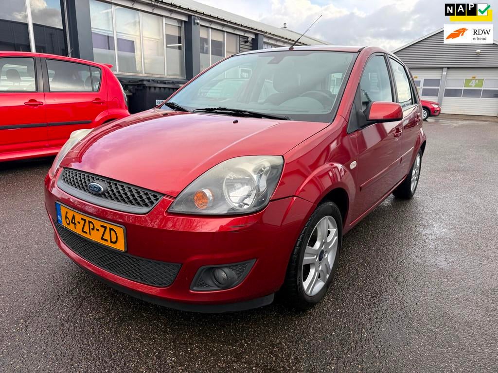 Ford Fiesta 1.3-8V Futura XL Airco Apk tot 29-04-2027, 1299 cc, Stof, Zwart, Origineel Nederlands