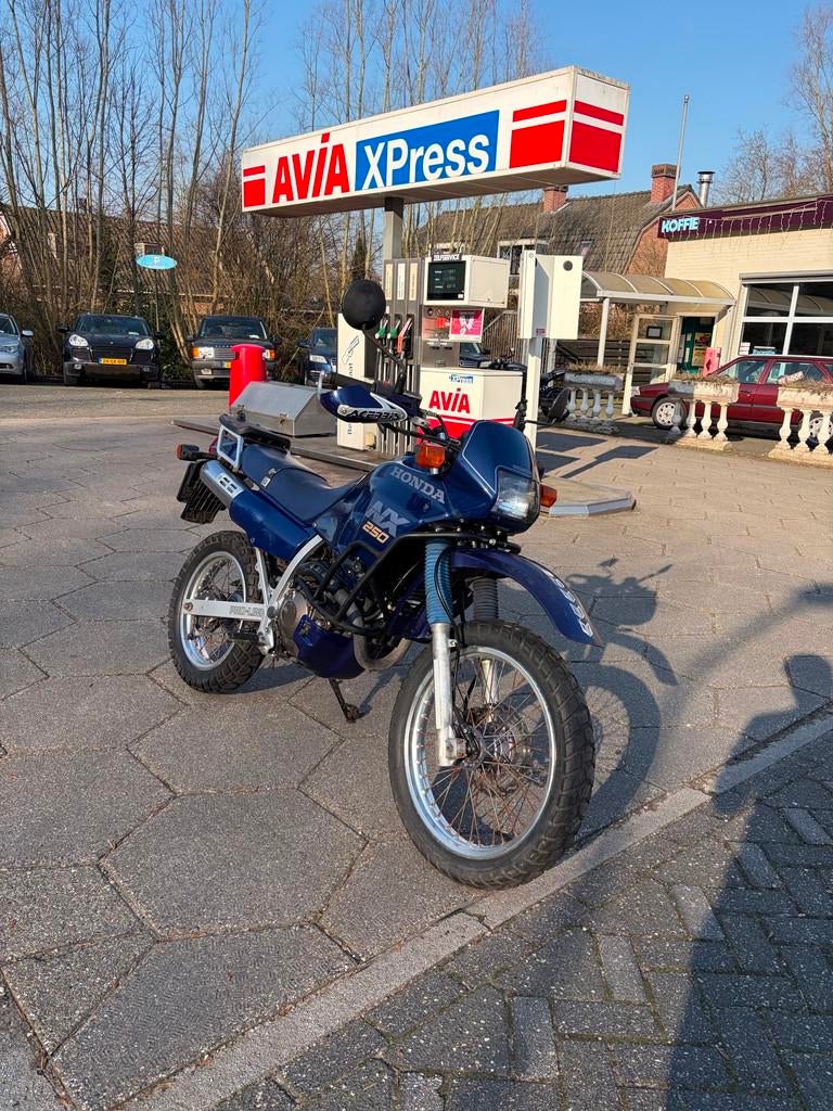 Honda All-Road NX 250 Dominator A2 35KW *Uniek, Rijksstraatweg 248
3634AN  Loenersloot, NL, Bedrijf, Toermotor, AA Motorhandel Meijering
