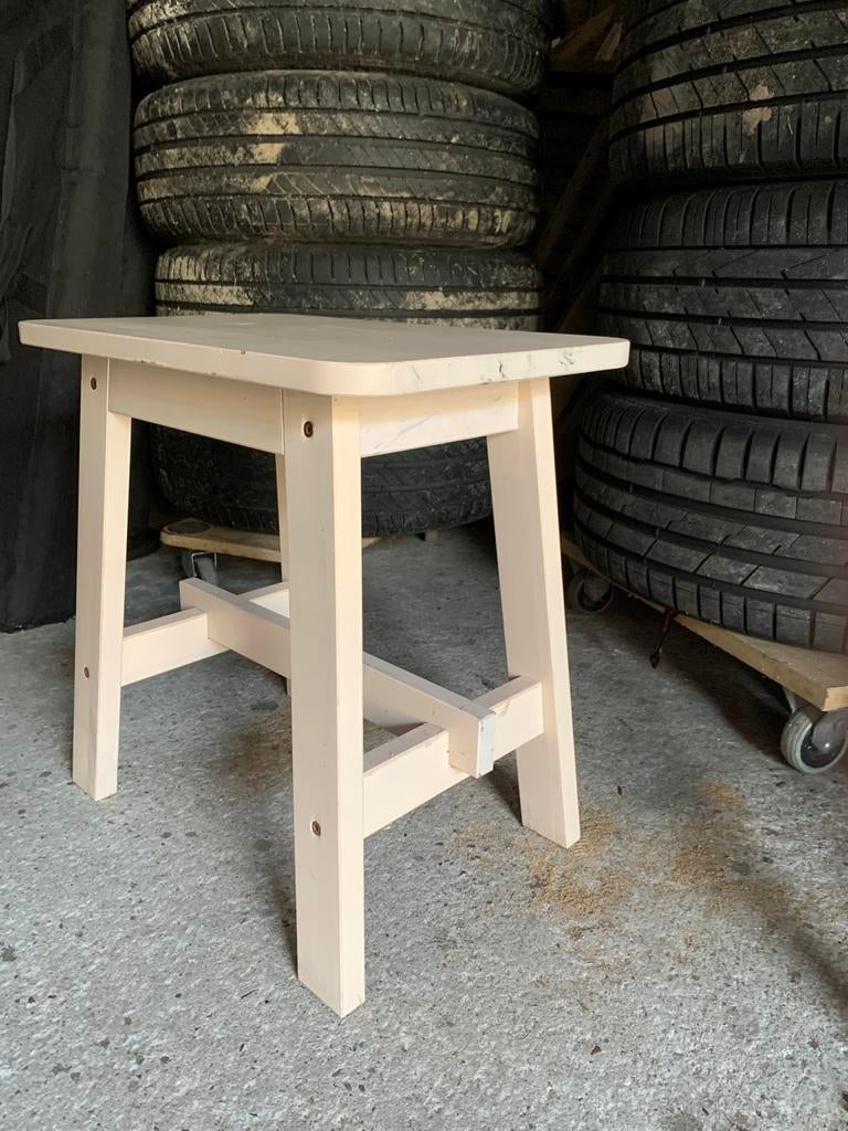 Ikea krukje, Huis en Inrichting, Krukjes, Ophalen, Zo goed als nieuw, Hout