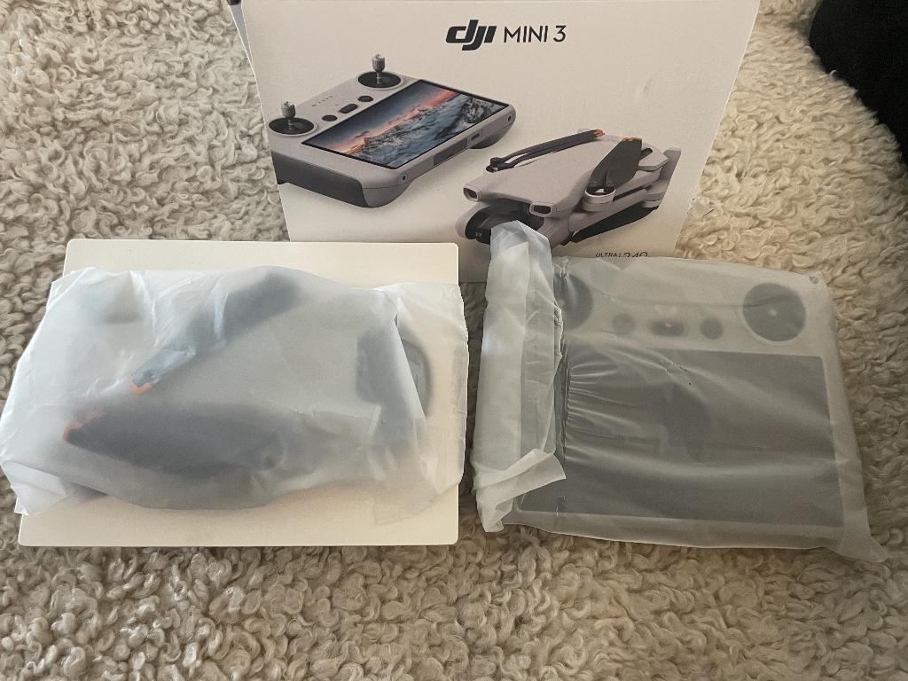 DJI Mini 3 + DJI RC (scherm)  Nieuwstaat  4K drone, 30 tot 45 minuten, 5 tot 10 kilometer, Ophalen of Verzenden, Zo goed als nieuw
