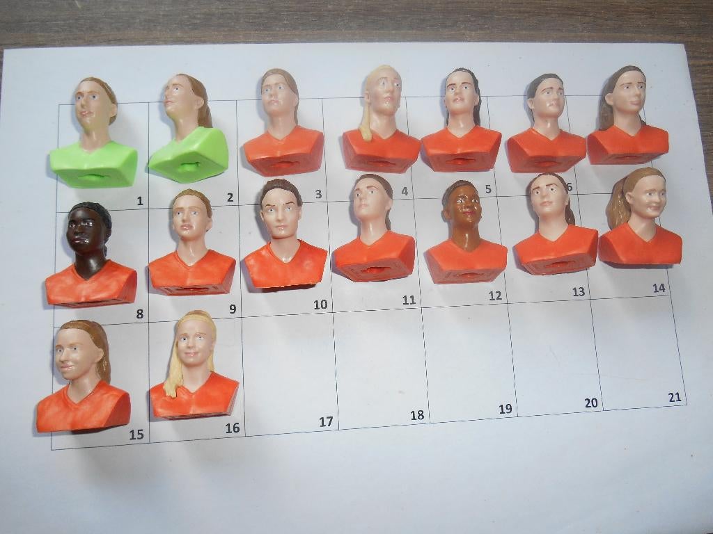 Oranje Leeuwinnen Blokker 0,50 euro per stuk voetbal, Ophalen of Verzenden, Zo goed als nieuw, Overige binnenlandse clubs, Beeldje of Poppetje