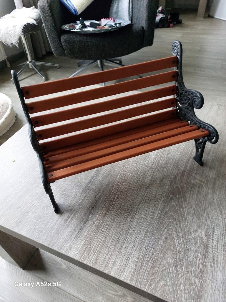 Houten ,smeedijzeren popenbankje., Tuin en Terras, Ophalen, Gebruikt, Hout