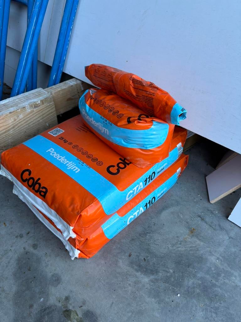 Coba CTA 110 tegellijm, Minder dan 4 cm, Overige materialen, Ophalen of Verzenden, Zo goed als nieuw