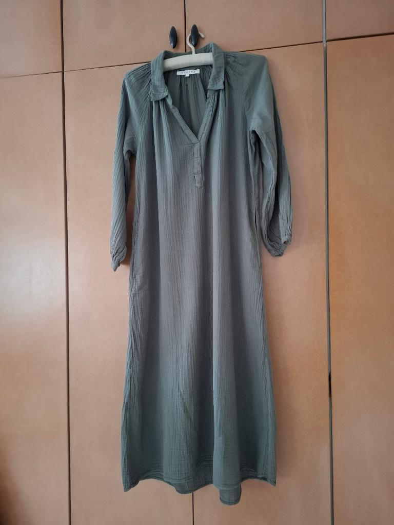 Xirena khaki lange jurk | Maat XS, Maat 34 (XS) of kleiner, Gedragen, Xirena, Verzenden