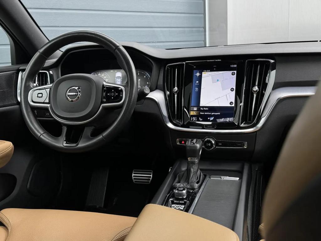 Volvo V60 2.0 D4 Momentum Automaat | Panorama | € 19.645,0, Auto's, Automaat, Gebruikt, Wit, Diesel