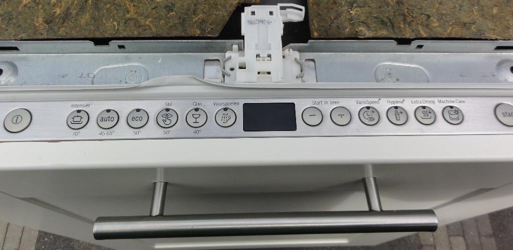 Vaatwasser Bosch volledig geïntegreerd, met vloer projectie, Ophalen, Minder dan 85 cm, 60 cm of meer, Minder dan 10 liter