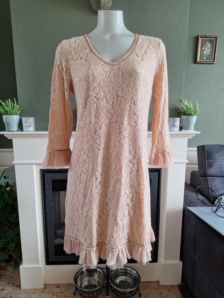 K-Design K Design gave zalm roze jurk M 38 40 kant, Kleding | Dames, Maat 38/40 (M), K-design, Verzenden, Zo goed als nieuw