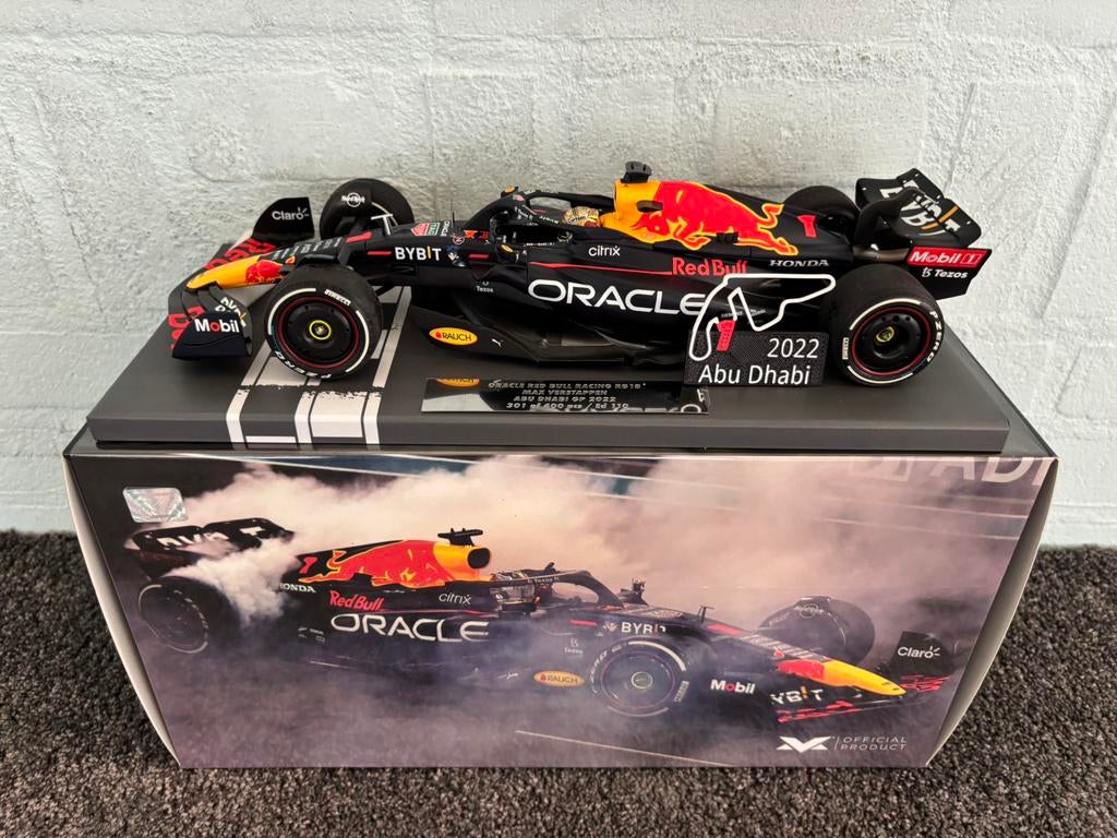 Max verstappen RB18 winner abu dhabi 2022 1:18 model, Verzamelen, Ophalen of Verzenden, Zo goed als nieuw, Formule 1