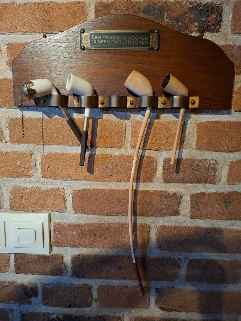 Houten pijpenrek met vier pijpen, Ophalen of Verzenden