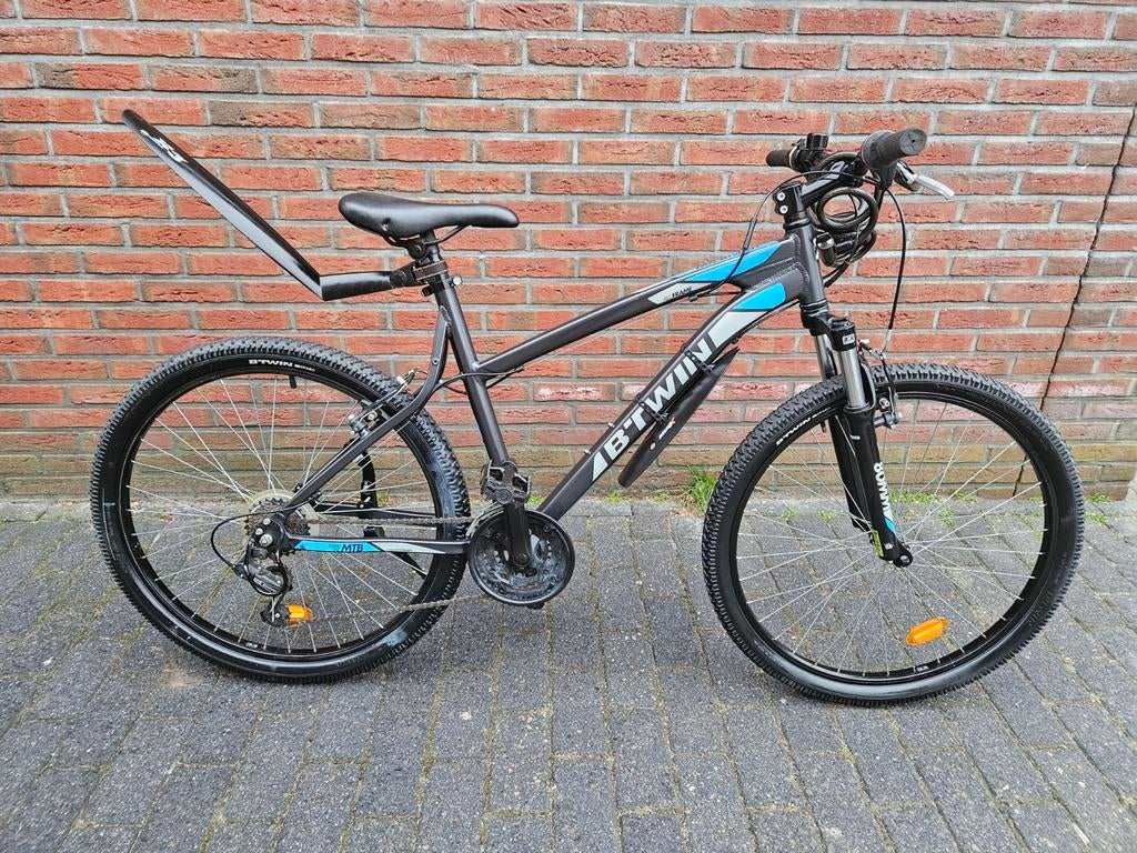 Btwin rockrider jongensfiets mountainbike mtb 26 inch 21V, Fietsen en Brommers, Heren, 49 tot 53 cm, Zo goed als nieuw, Ophalen