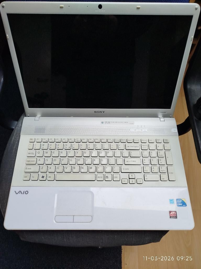 Sony Vaio   i3-m330  4 gb  128 gb  windows 11p  17inch, Ophalen, Gebruikt, 2 tot 3 Ghz, SSD