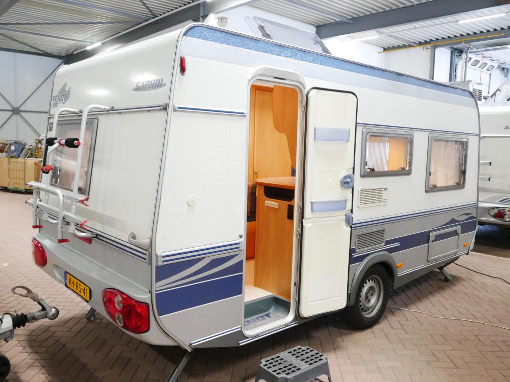 Fendt Saphir 450 QB incl. fietsenrek, Caravans en Kamperen, Caravans, Niet ingevuld, Bedrijf, 750 - 1000 kg, Schokbreker