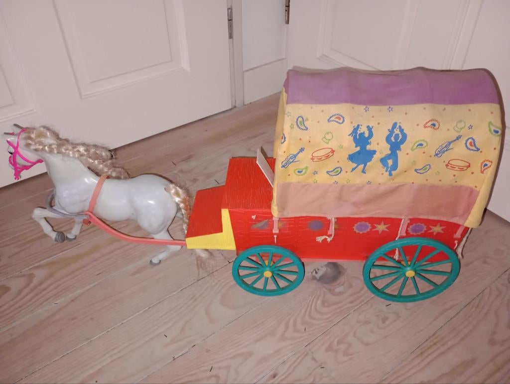 Barbie koets met paard, Kinderen en Baby's, Speelgoed | Poppen, Ophalen of Verzenden, Gebruikt, Barbie