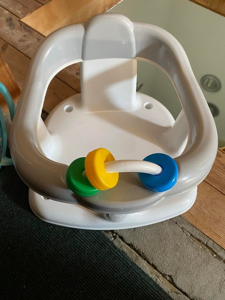 Baby badzitje met zuignappen en speelgoed, Zo goed als nieuw, Badzitje of Badring, Standaard, Ophalen