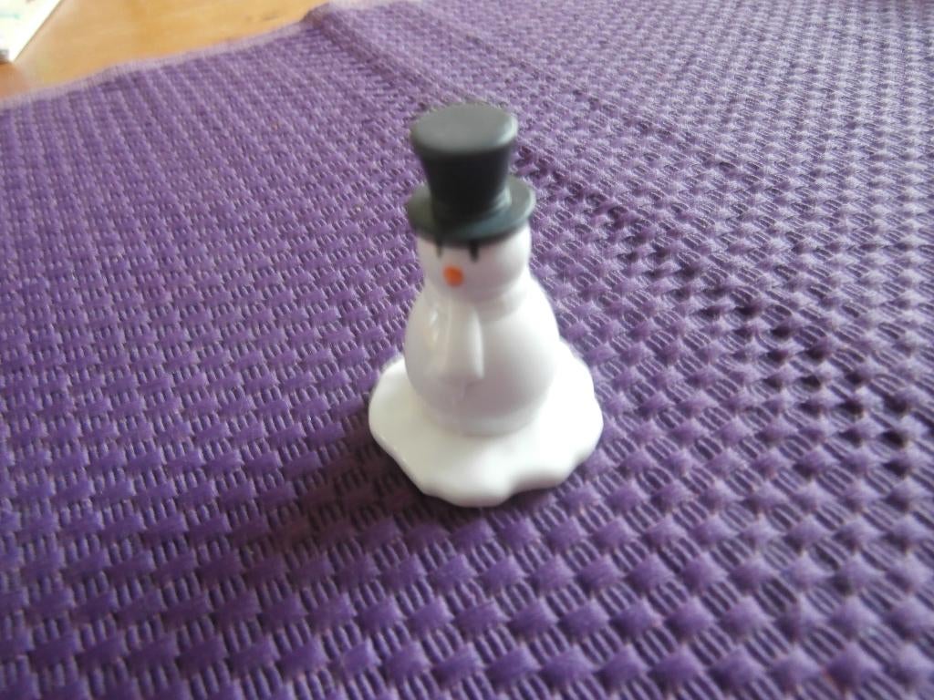 poppetje mini sneeuwpop mogelijk van Frozen Disney pop, Verzamelen, Poppetjes en Figuurtjes, Ophalen of Verzenden, Zo goed als nieuw