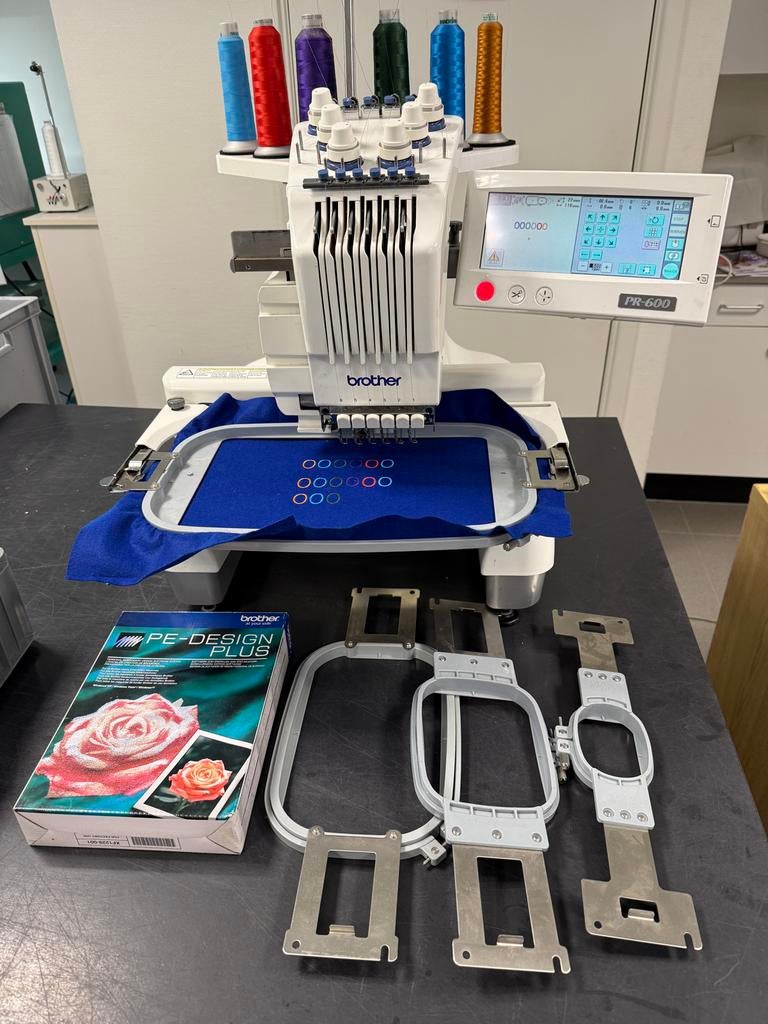 Borduurmachine BROTHER PR-600 met PE-Design, Ophalen, Gebruikt, Machineborduren, Borduurmachine